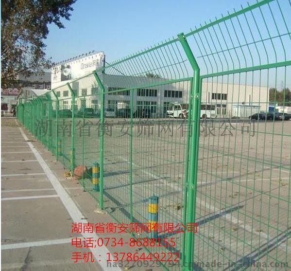 厂家供应框架护栏网 公路护栏网 车间隔离网 量大从优 价格合理